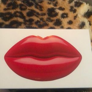 ** KKW X KYLIE JENNER RED LIPS 👄 **